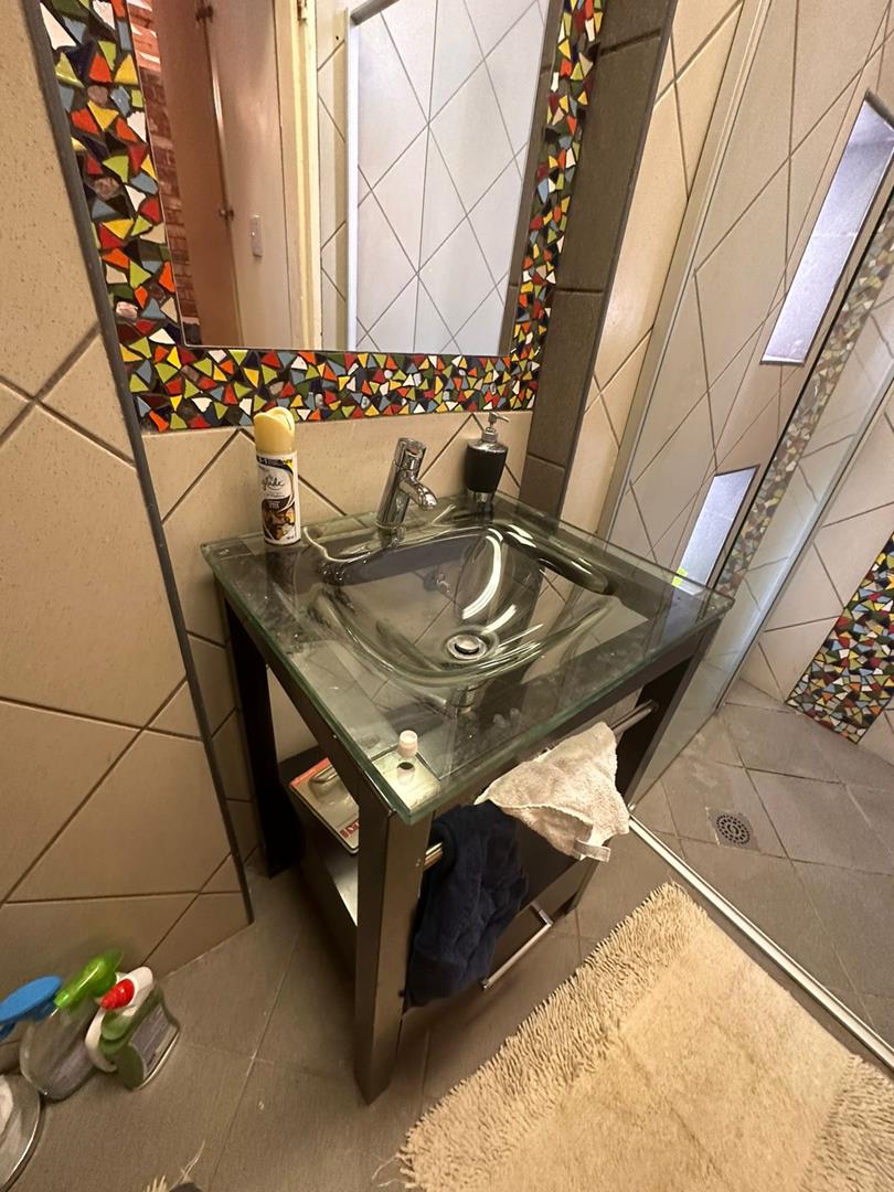 To Let 1 Bedroom Property for Rent in Florida Park Gauteng
