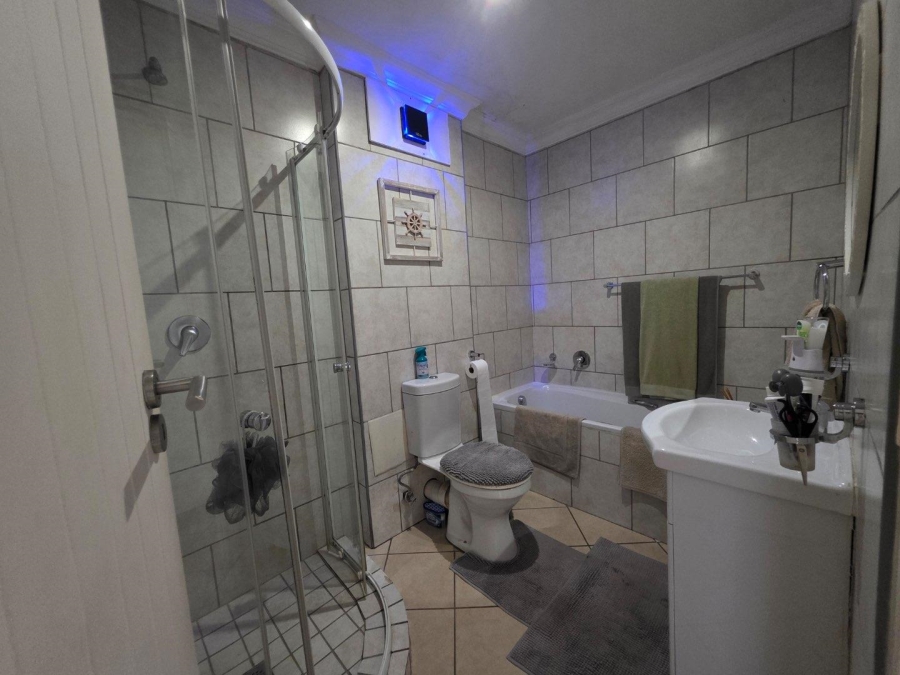 2 Bedroom Property for Sale in Erasmus Park Gauteng