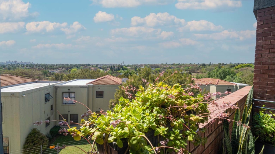 2 Bedroom Property for Sale in Broadacres Gauteng