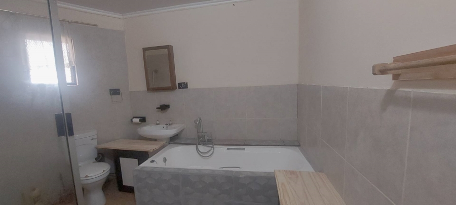 To Let 2 Bedroom Property for Rent in Zwavelpoort Gauteng