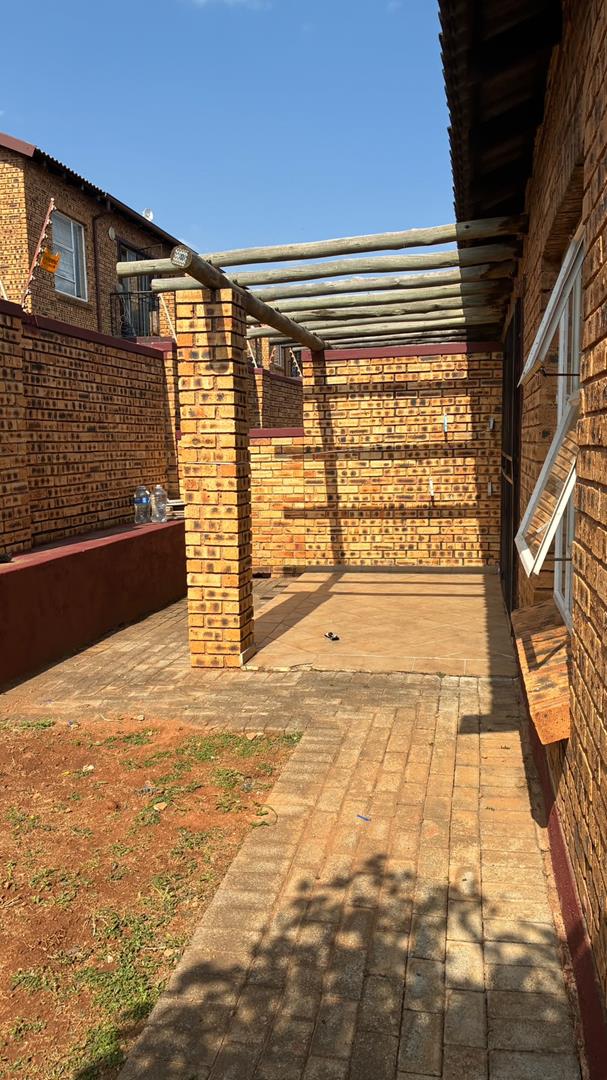 2 Bedroom Property for Sale in Honeydew Gauteng