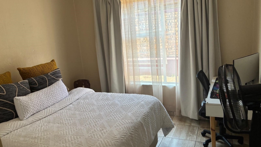 2 Bedroom Property for Sale in Honeydew Gauteng