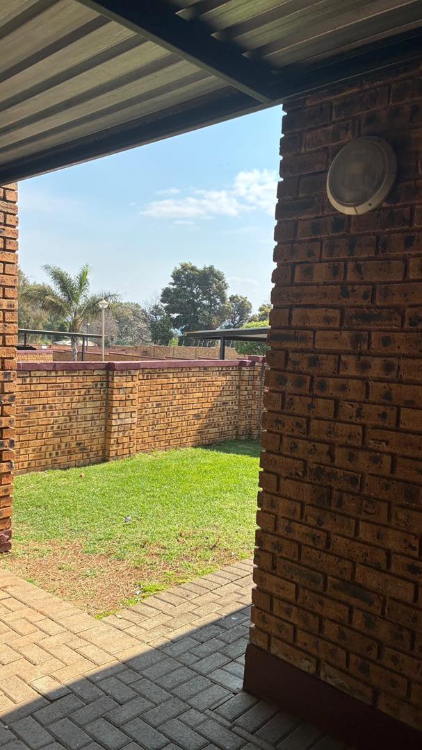 2 Bedroom Property for Sale in Honeydew Gauteng
