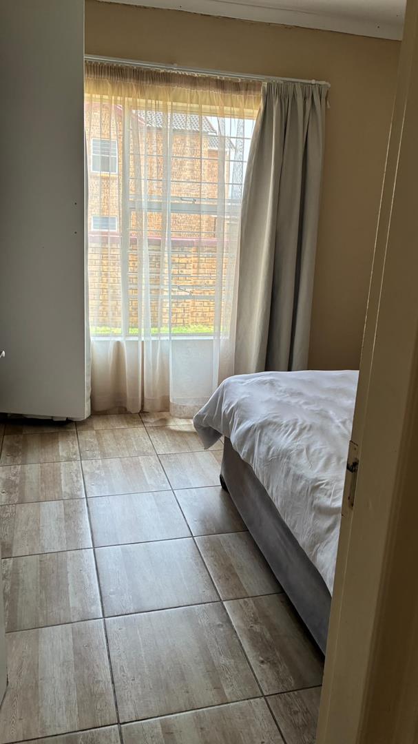 2 Bedroom Property for Sale in Honeydew Gauteng
