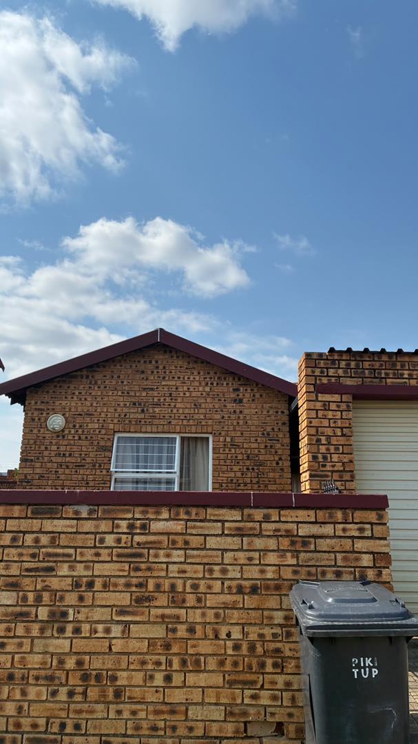 2 Bedroom Property for Sale in Honeydew Gauteng