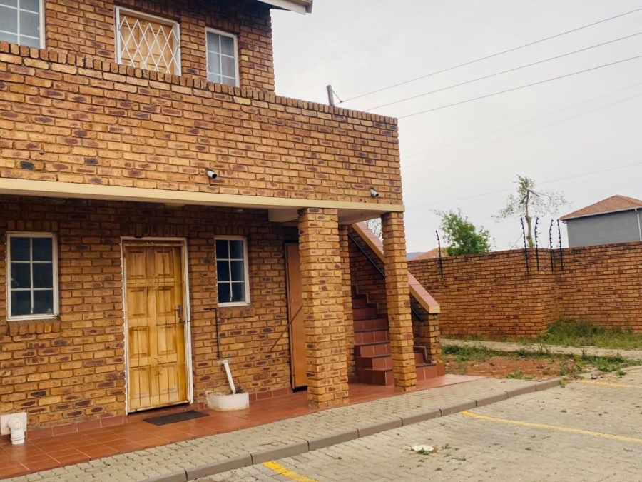 1 Bedroom Property for Sale in Lotus Gardens Gauteng