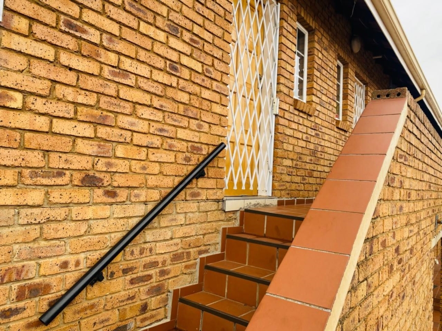 1 Bedroom Property for Sale in Lotus Gardens Gauteng