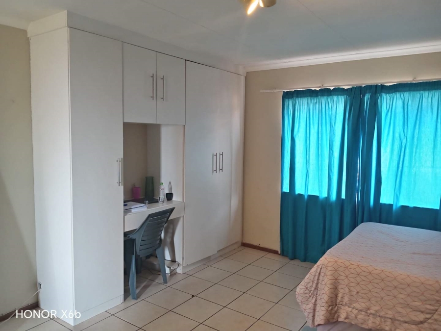 1 Bedroom Property for Sale in Lotus Gardens Gauteng
