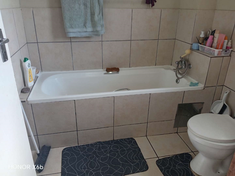1 Bedroom Property for Sale in Lotus Gardens Gauteng