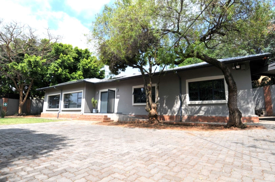 To Let Commercial Property for Rent in Menlo Park Gauteng