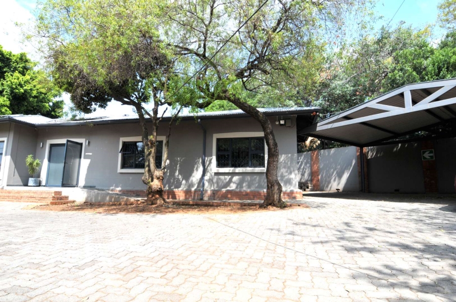 To Let Commercial Property for Rent in Menlo Park Gauteng