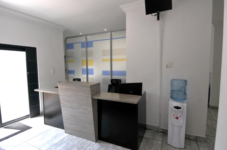 To Let Commercial Property for Rent in Menlo Park Gauteng