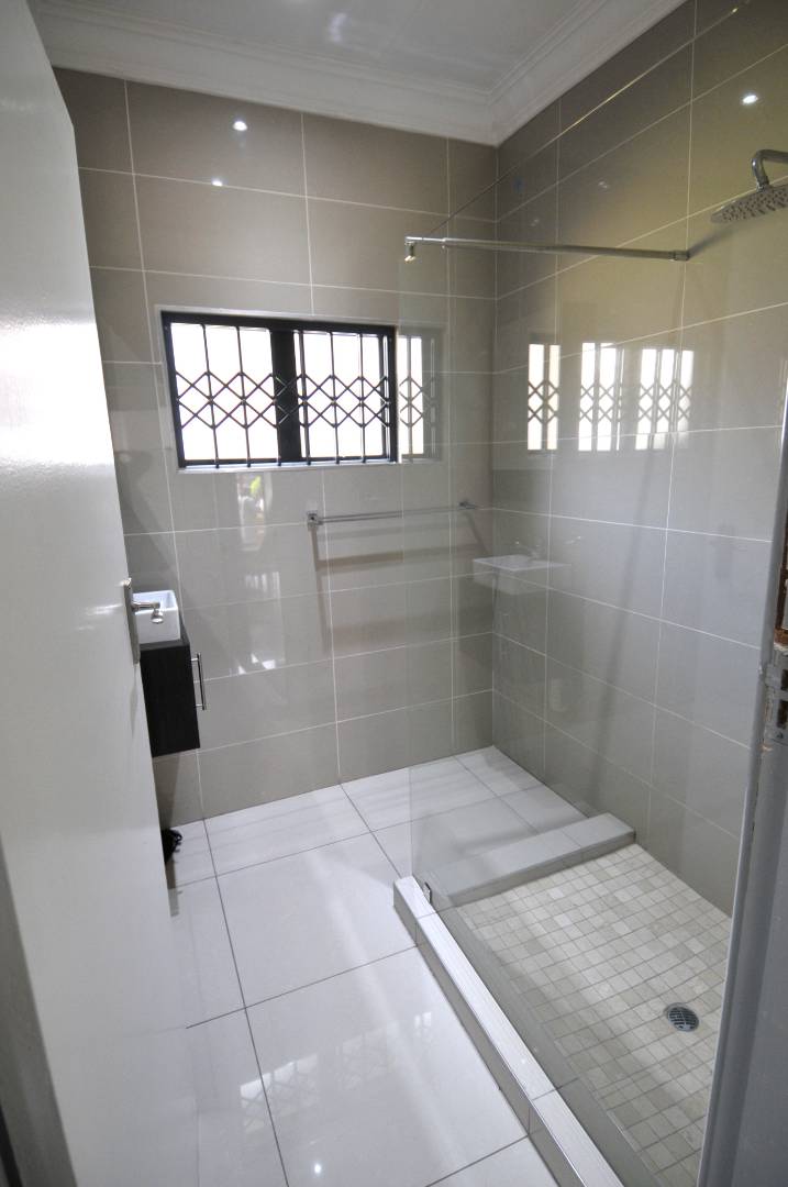 To Let Commercial Property for Rent in Menlo Park Gauteng