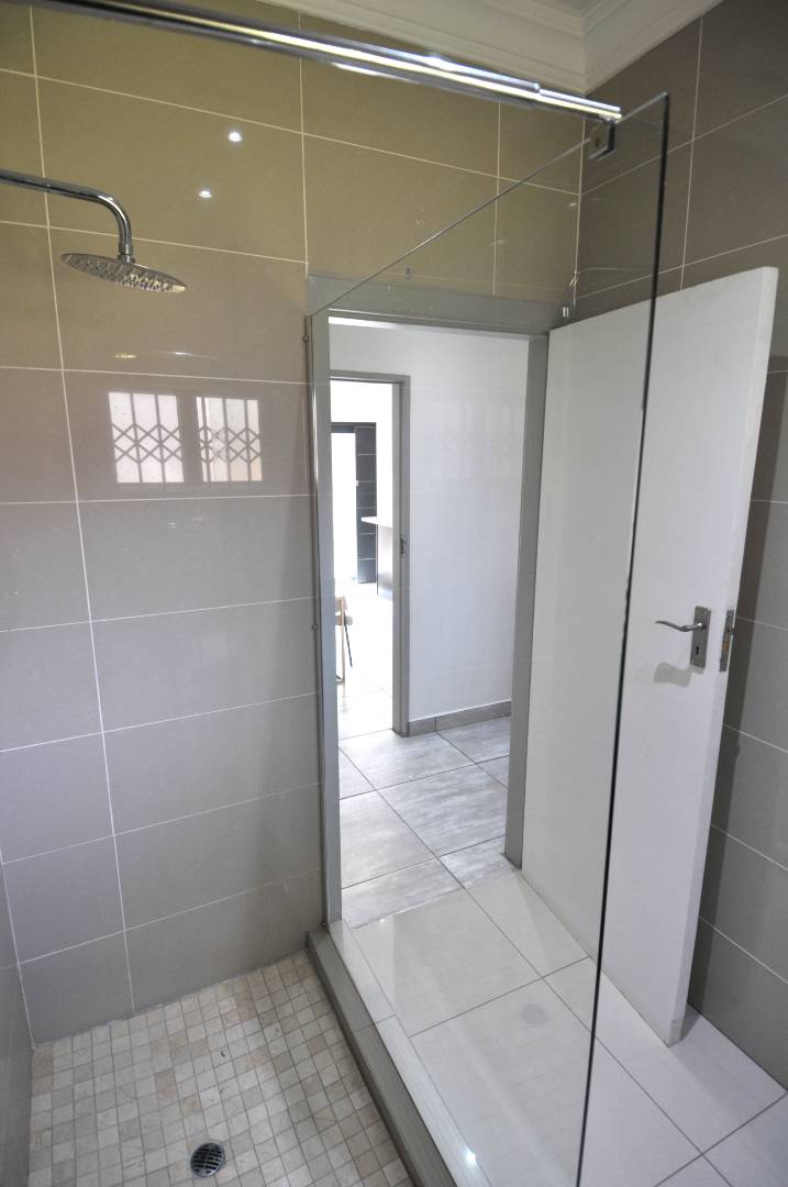 To Let Commercial Property for Rent in Menlo Park Gauteng