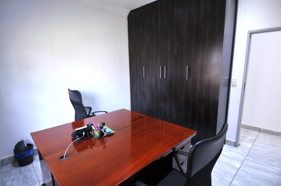 To Let Commercial Property for Rent in Menlo Park Gauteng