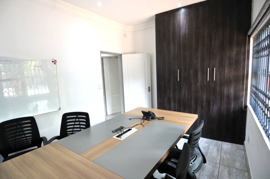 To Let Commercial Property for Rent in Menlo Park Gauteng