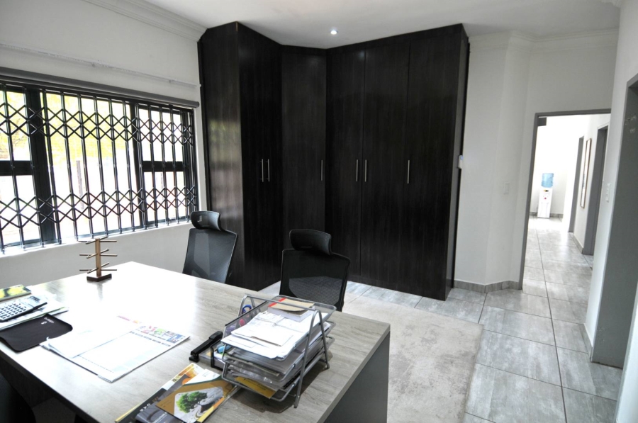 To Let Commercial Property for Rent in Menlo Park Gauteng