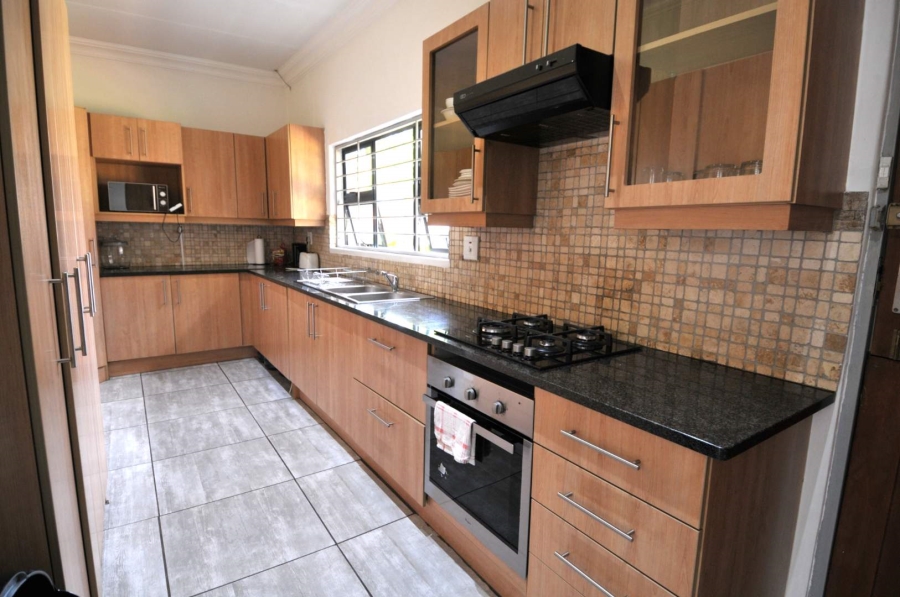 To Let Commercial Property for Rent in Menlo Park Gauteng