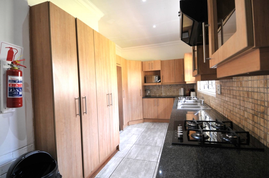 To Let Commercial Property for Rent in Menlo Park Gauteng