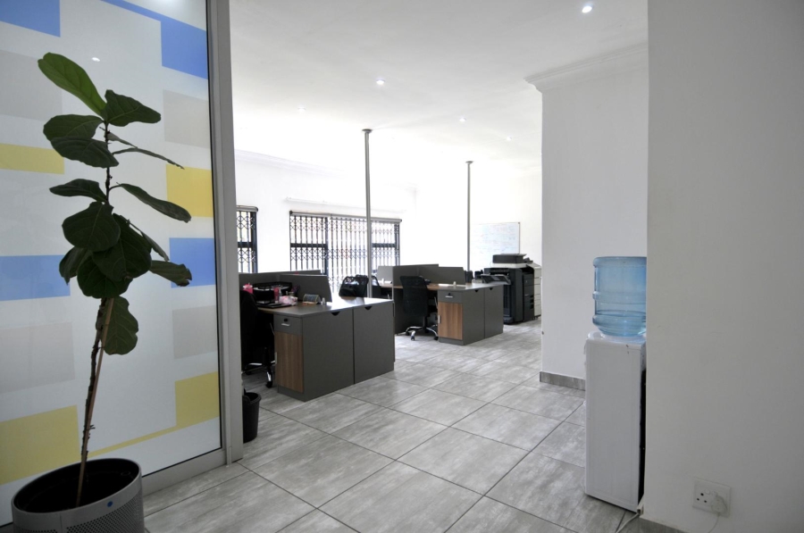 To Let Commercial Property for Rent in Menlo Park Gauteng