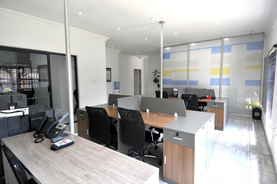 To Let Commercial Property for Rent in Menlo Park Gauteng