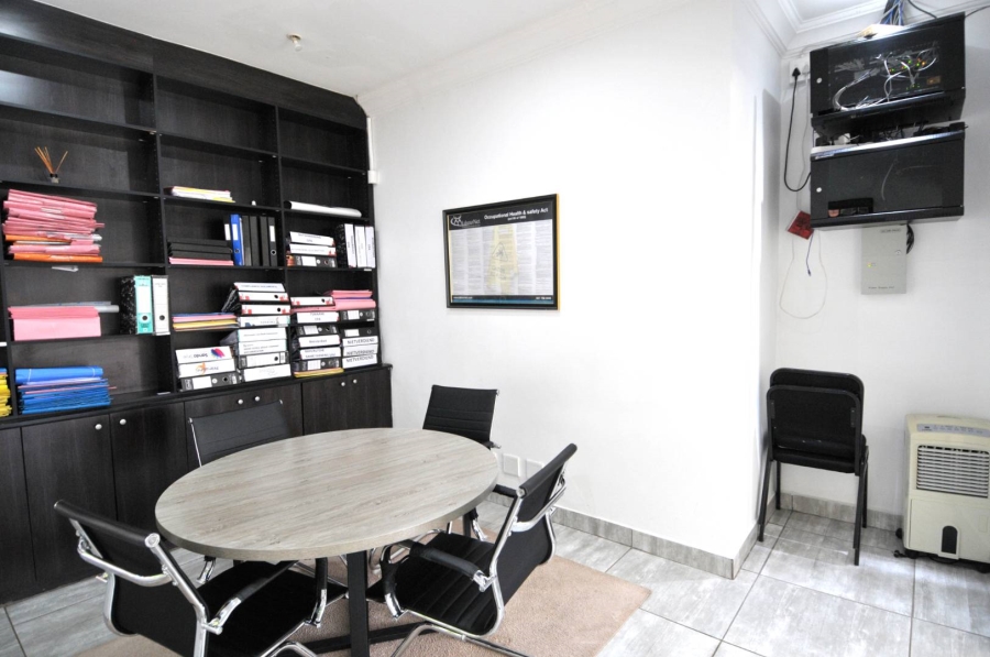 To Let Commercial Property for Rent in Menlo Park Gauteng