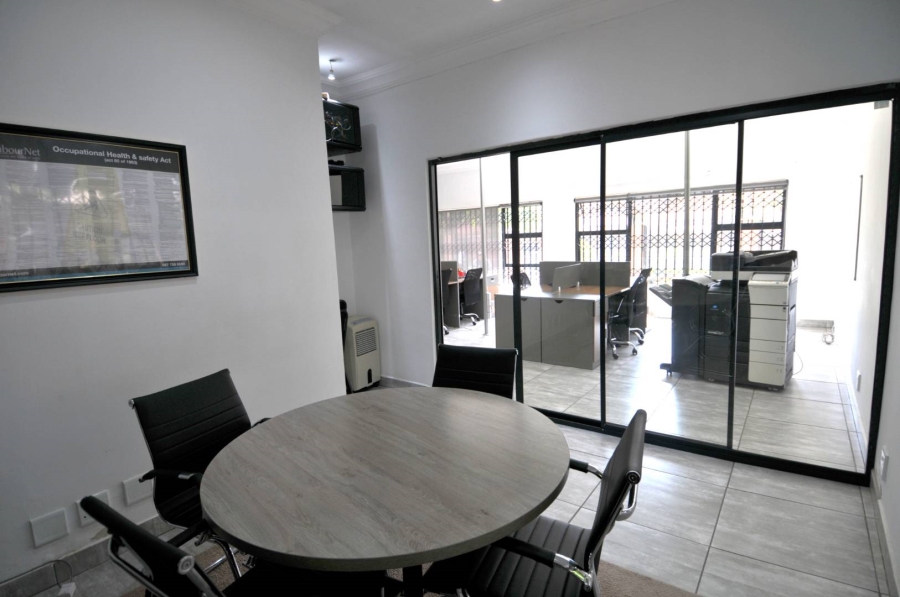 To Let Commercial Property for Rent in Menlo Park Gauteng