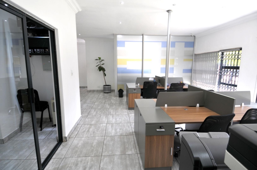 To Let Commercial Property for Rent in Menlo Park Gauteng