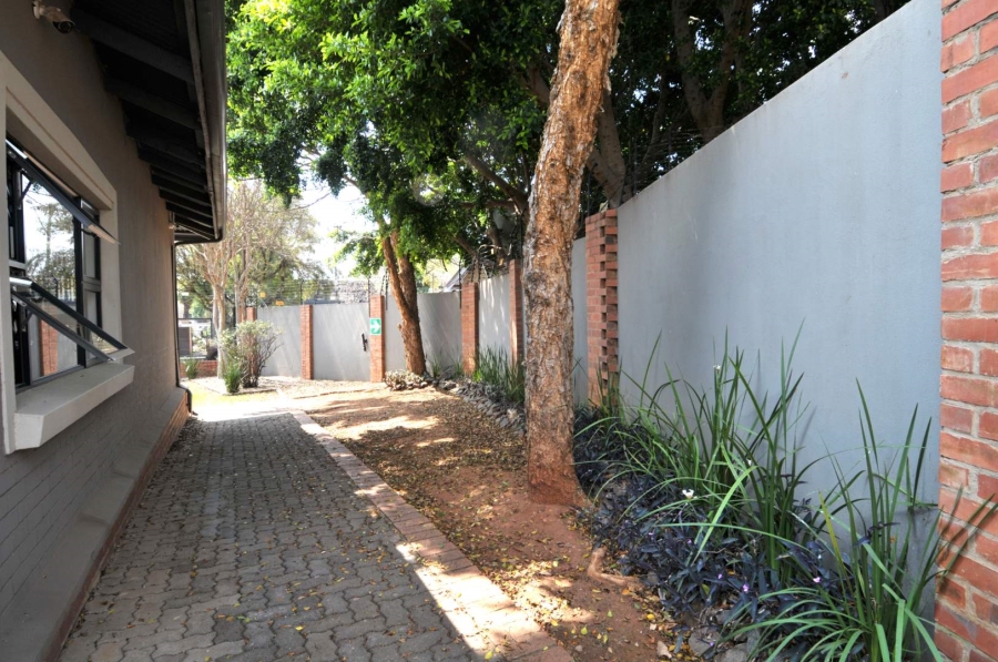 To Let Commercial Property for Rent in Menlo Park Gauteng