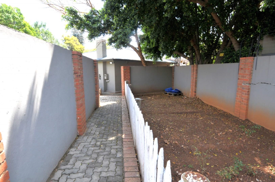 To Let Commercial Property for Rent in Menlo Park Gauteng