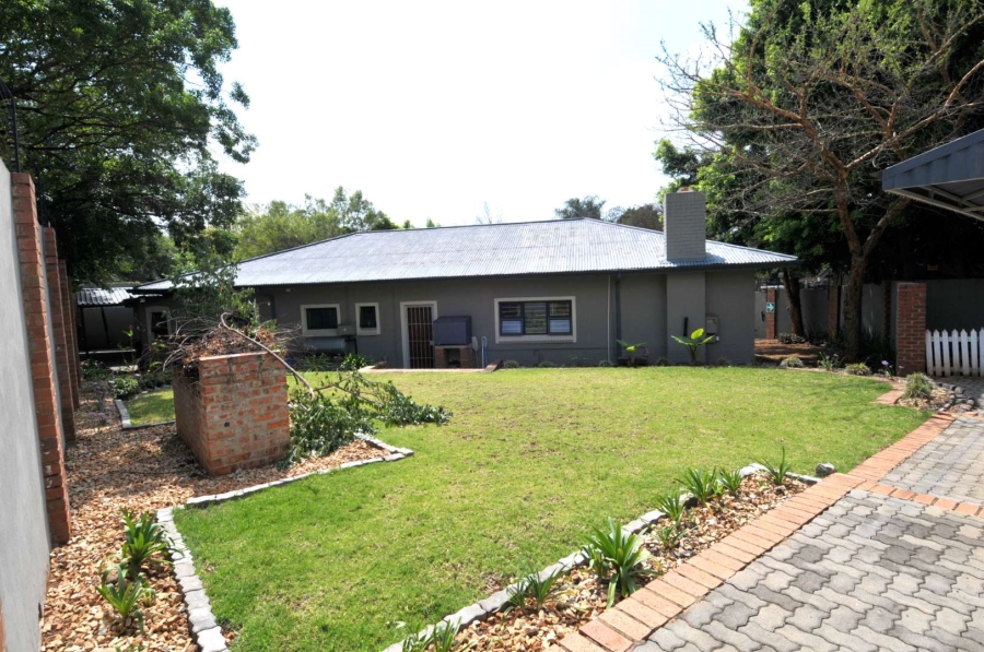 To Let Commercial Property for Rent in Menlo Park Gauteng