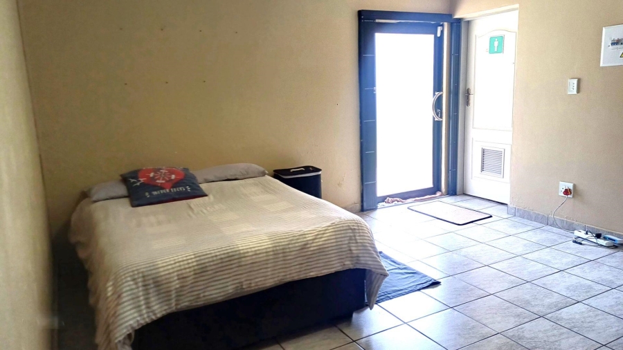 To Let Commercial Property for Rent in Menlo Park Gauteng