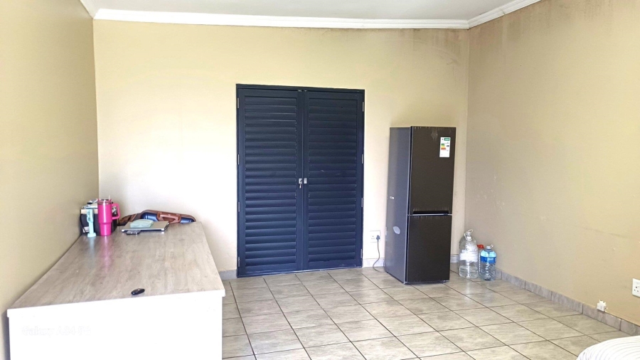 To Let Commercial Property for Rent in Menlo Park Gauteng