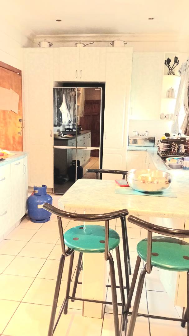 4 Bedroom Property for Sale in Lombardy East Gauteng