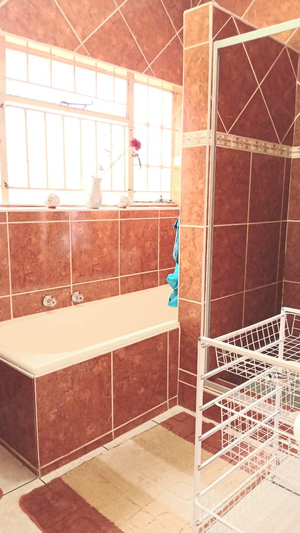 4 Bedroom Property for Sale in Lombardy East Gauteng