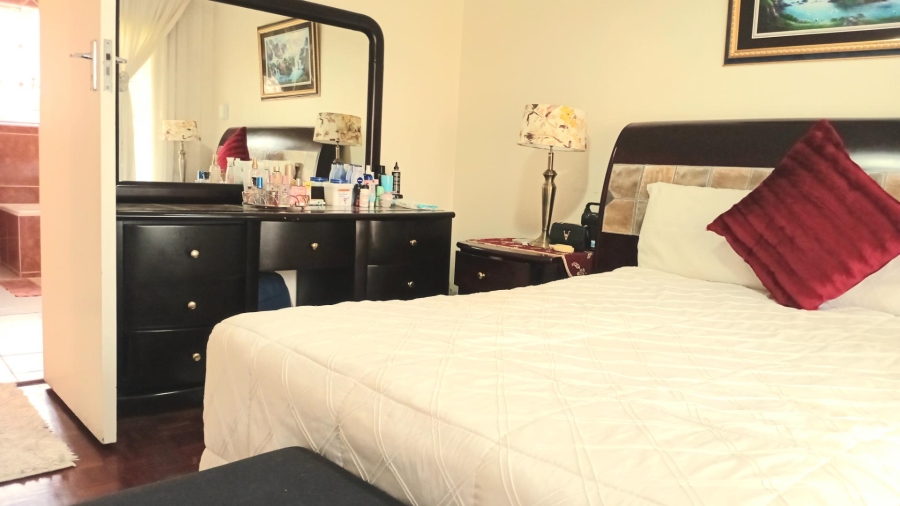 4 Bedroom Property for Sale in Lombardy East Gauteng