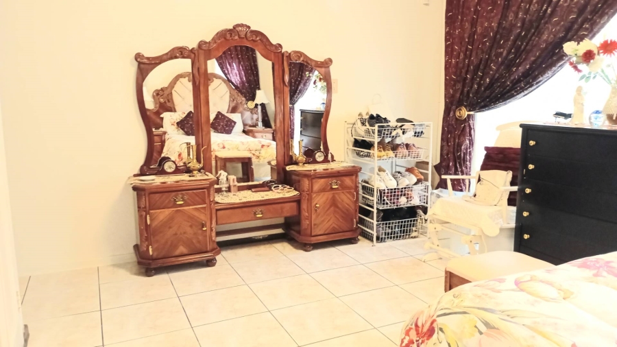 4 Bedroom Property for Sale in Lombardy East Gauteng