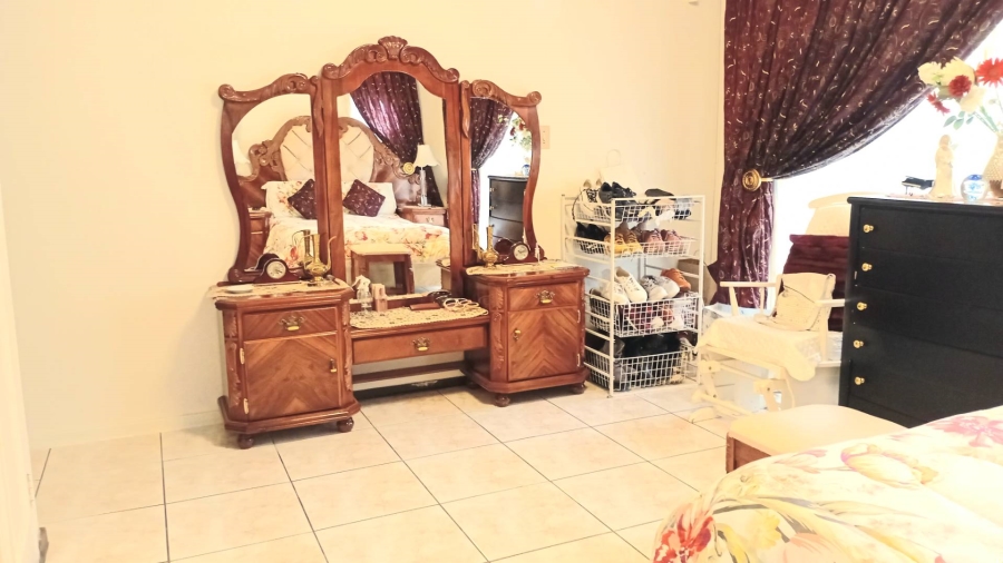 4 Bedroom Property for Sale in Lombardy East Gauteng