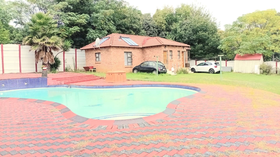 4 Bedroom Property for Sale in Lombardy East Gauteng