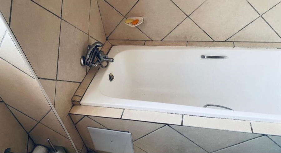 2 Bedroom Property for Sale in Halfway Gardens Gauteng