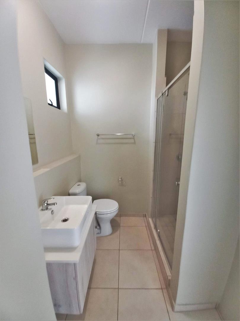1 Bedroom Property for Sale in Grand Central Gauteng