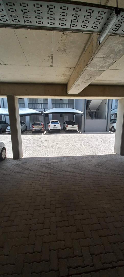 1 Bedroom Property for Sale in Grand Central Gauteng