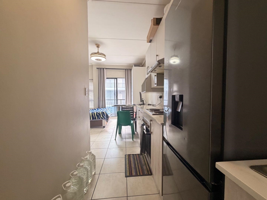 To Let 1 Bedroom Property for Rent in Grand Central Gauteng