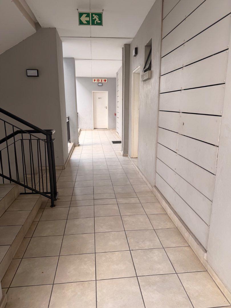 To Let 1 Bedroom Property for Rent in Grand Central Gauteng