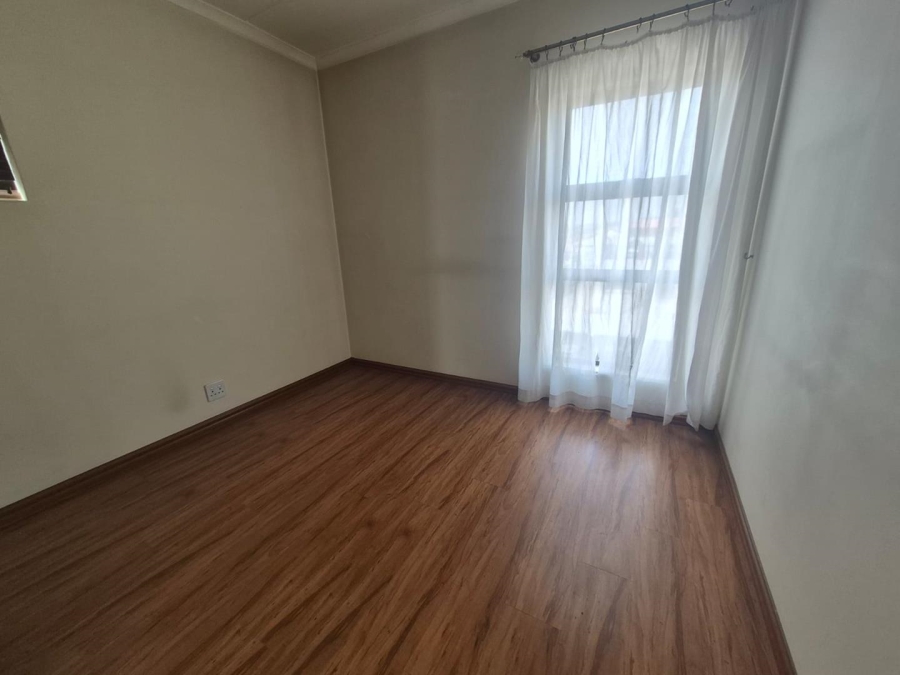 To Let 3 Bedroom Property for Rent in Barbeque Downs Gauteng