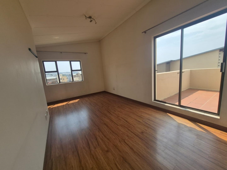 To Let 3 Bedroom Property for Rent in Barbeque Downs Gauteng