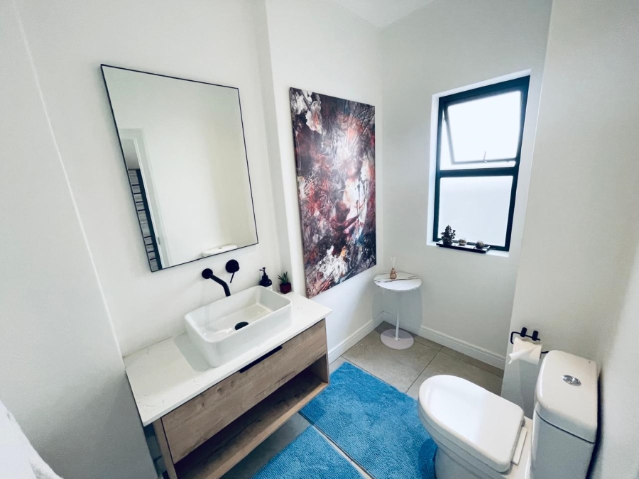 To Let 4 Bedroom Property for Rent in Bryanston Gauteng