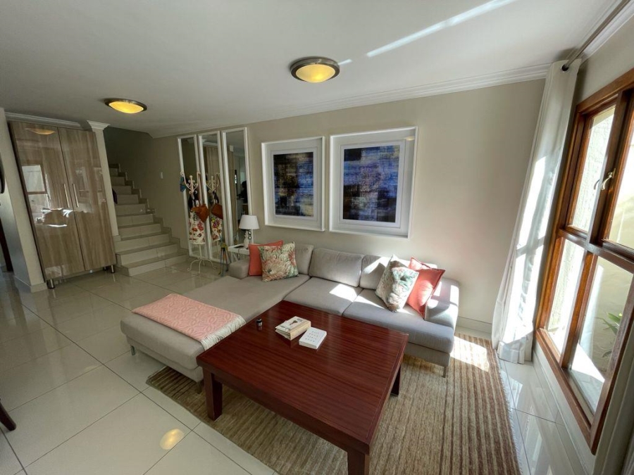 To Let 3 Bedroom Property for Rent in Illovo Gauteng