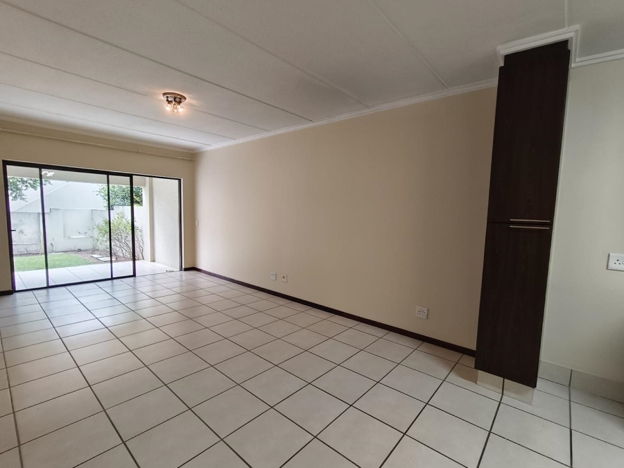 2 Bedroom Property for Sale in Maroeladal Gauteng