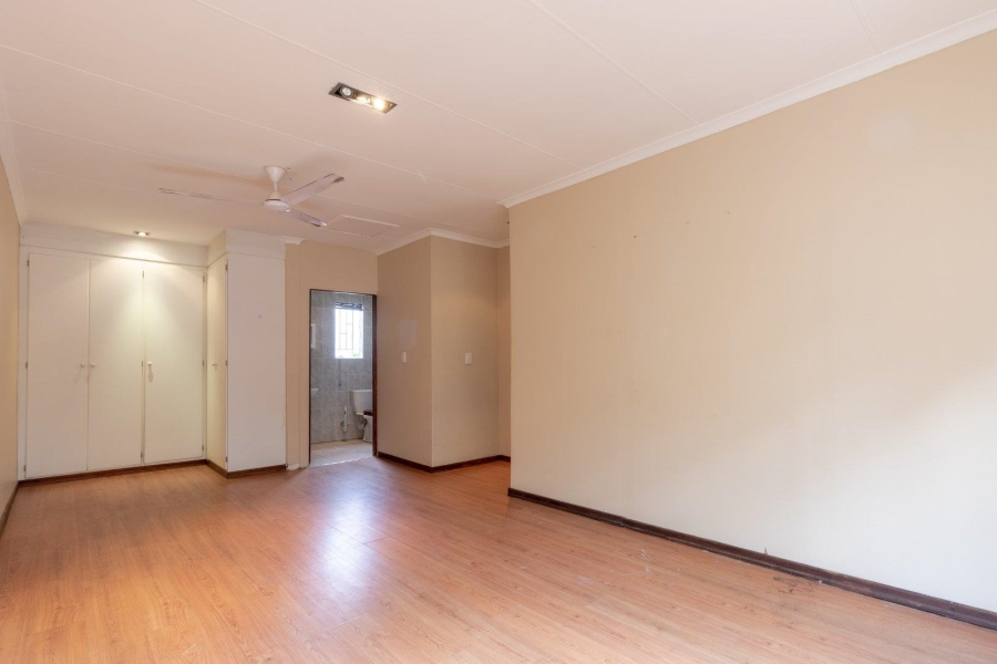 3 Bedroom Property for Sale in Wilgeheuwel Gauteng